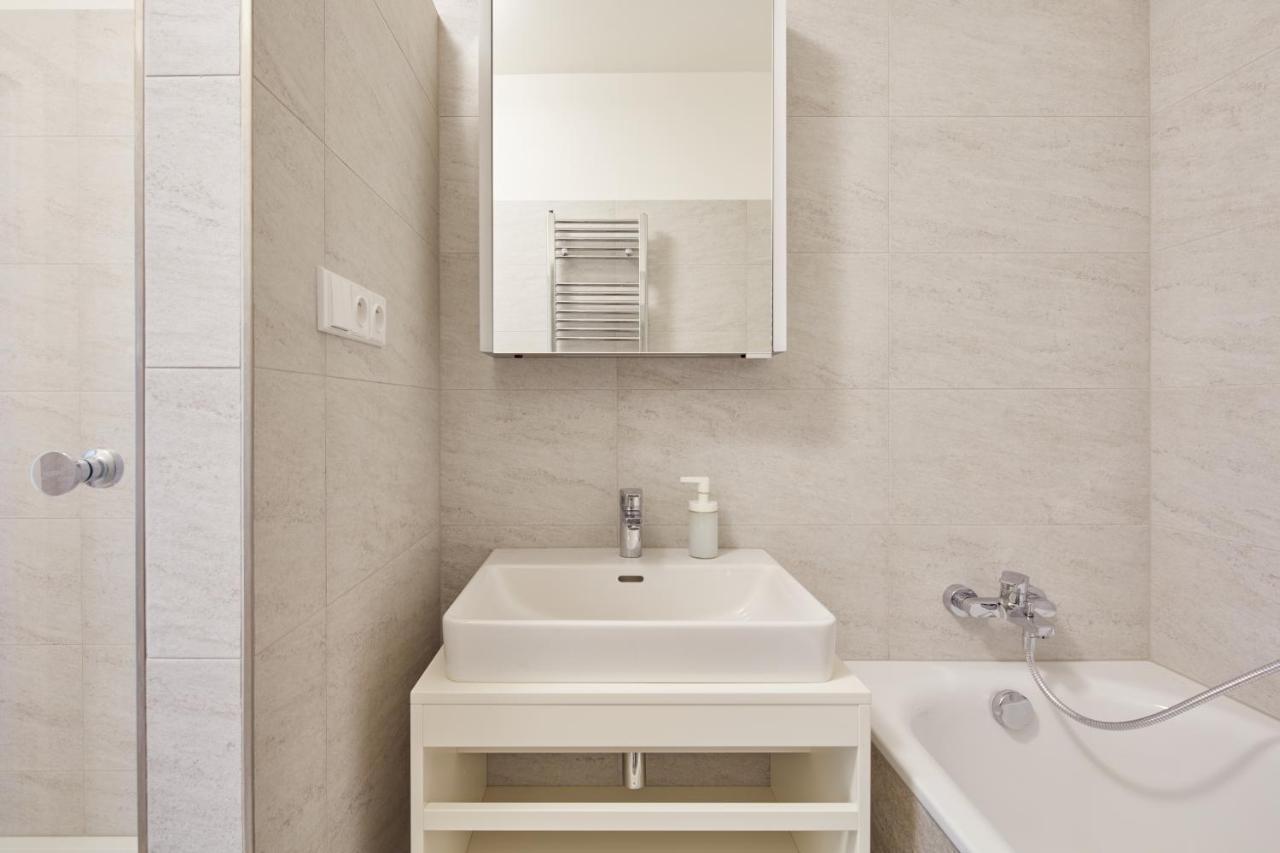 Prague Days - Designer Condo - Trendy Neighborhood Dış mekan fotoğraf